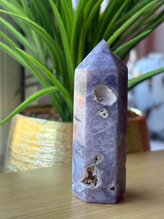 Paarse Chalcedoon punt