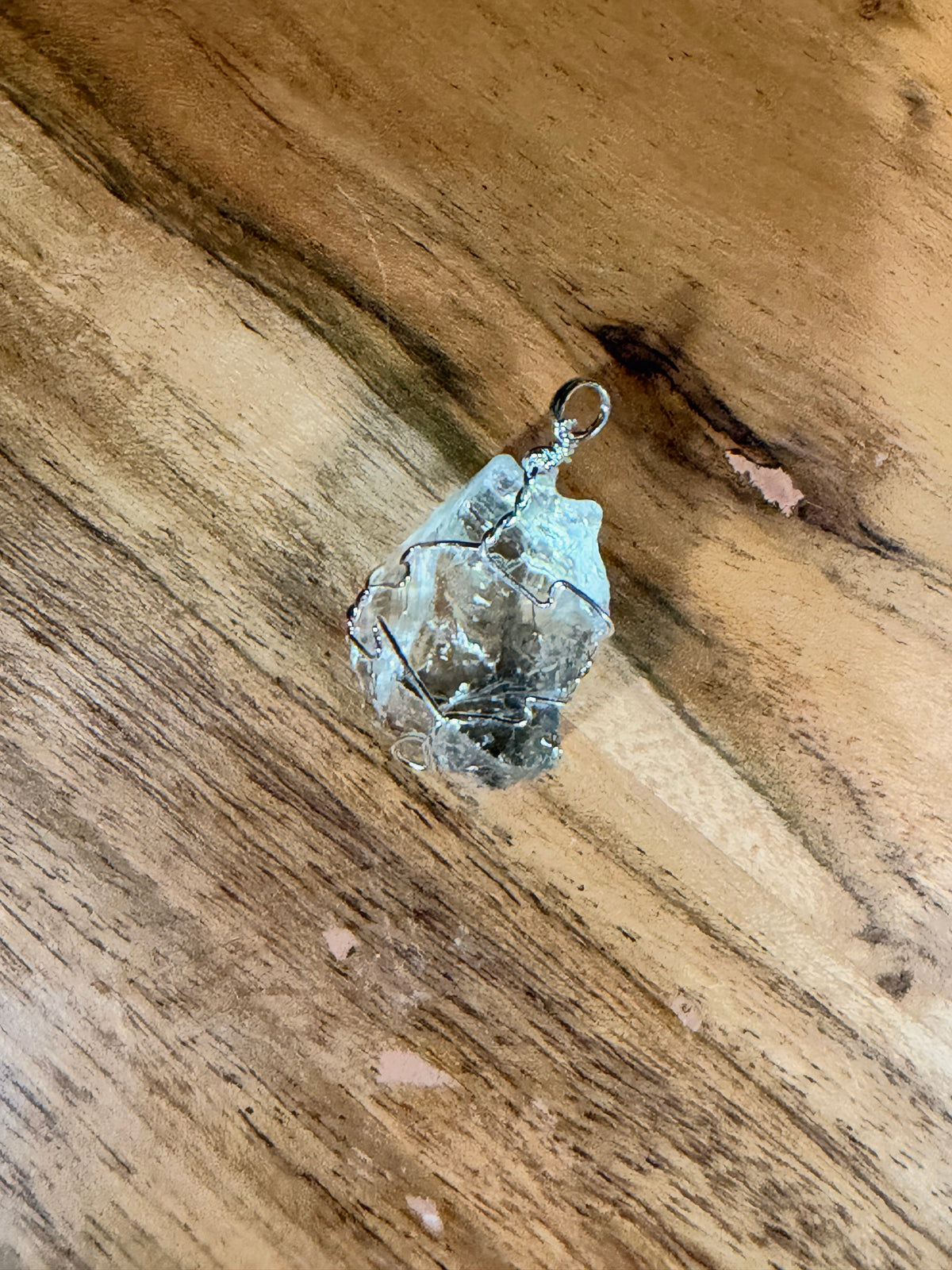 Ketting hangers in ijzerdraad